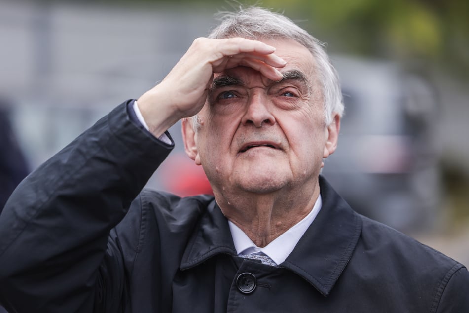 Hüftbruch von Herbert Reul wirbelt Pläne von NRW-CDU durcheinander