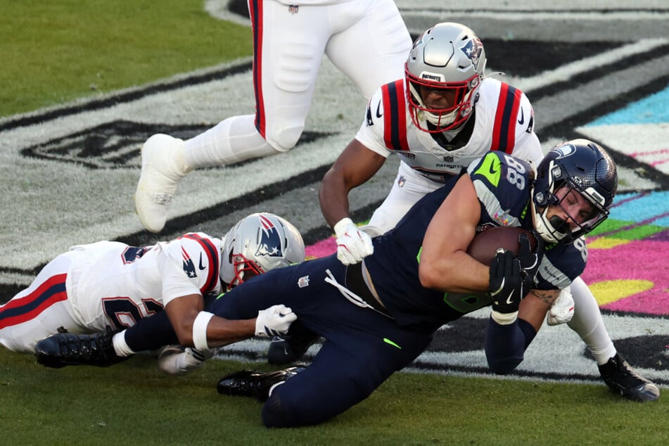 Im Februar 2026 gewannen die Seattle Seahawks (dunkel) gegen die New England Patriots zum zweiten Mal einen Super Bowl. Jetzt treffen die Teams erneut aufeinander.