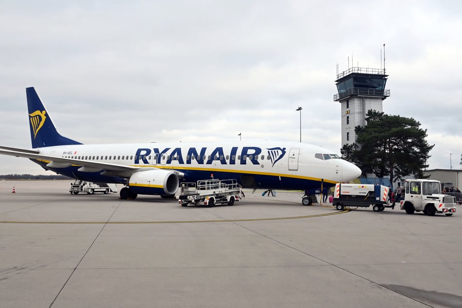 Die Billigfluggesellschaft Ryanair will künftig mehr Flugzeuge im Südwesten Deutschlands stationieren. (Archivfoto)