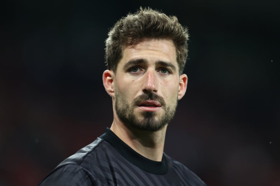 Die Sperre gegen Eintracht Frankfurts Keeper Kevin Trapp (33) bleibt trotz eines Einspruchs der SGE bestehen.