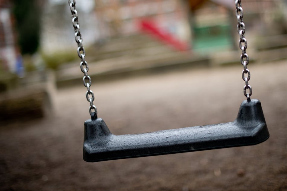 Im Gesamtjahr 2024 wurden im Freistaat 1069 vermisste Kinder gezählt - an Silvester waren 979 Fälle aufgeklärt.