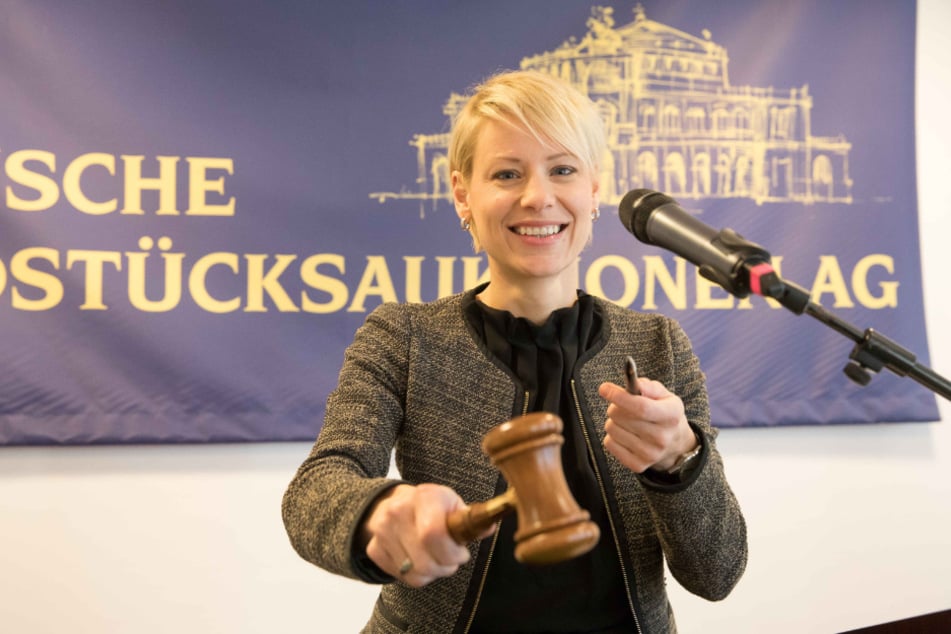 Katja Müller-Pflugbeil (41) von den Sächsischen Grundstücksauktionen.