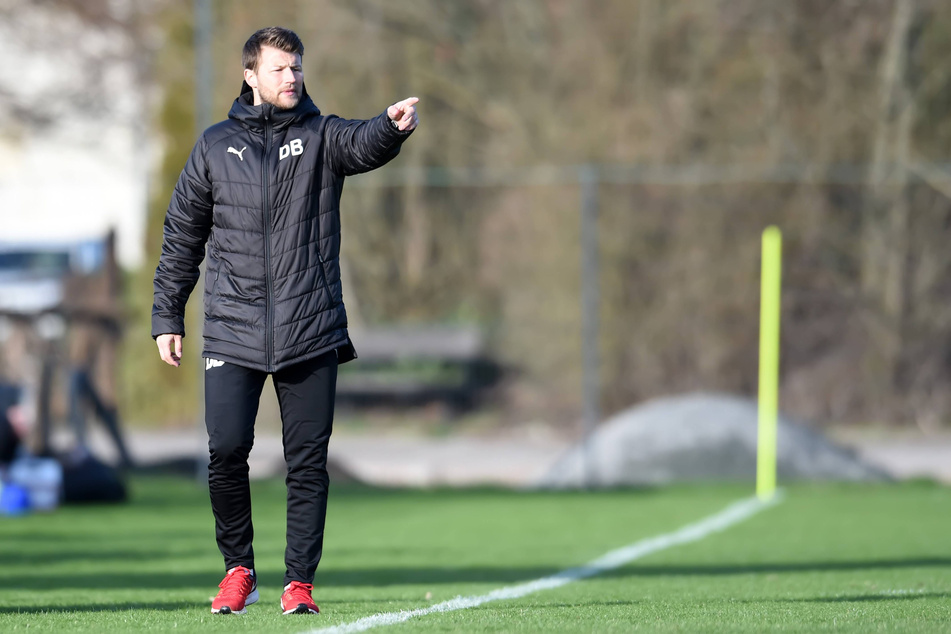 Der Deutsch-Pole Daniel Berlinski (34) ist aktuell ohne Job, nachdem er im Sommer 2019 seinen Vertrag beim West-Regionalligisten SV Lippstadt 08 nicht verlängert hatte. Nachteil: Berlinski ist nur im Besitz der B-Lizenz.