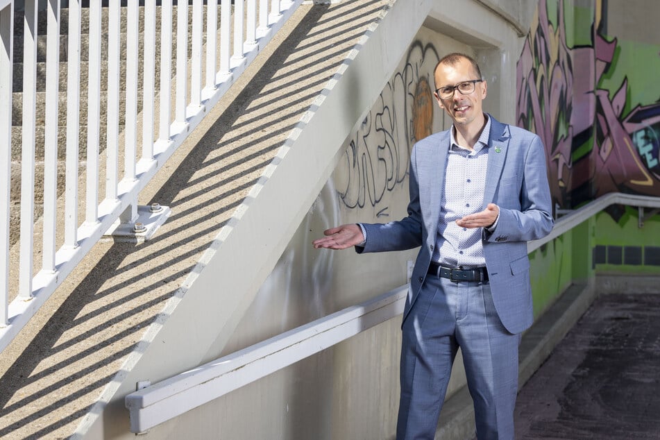 Mit seiner Mitmach-Aktion "Bye, bye Schmiererei" möchte Wersig eine Bewegung für saubere Orts- und Stadtbilder anstoßen - doch das ist nicht gerade billig.