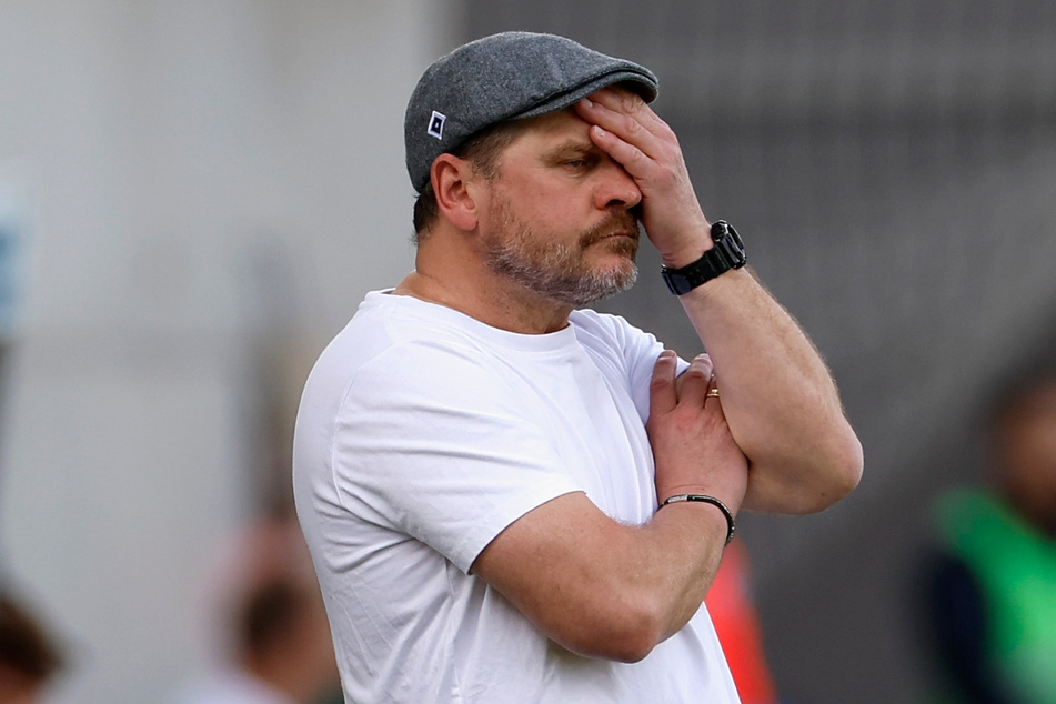 HSV-Coach Steffen Baumgart (52) war nach dem Remis gegen Greuther Fürth angefressen. Er bemängelte vor allem die Chancenverwertung seiner Mannschaft.