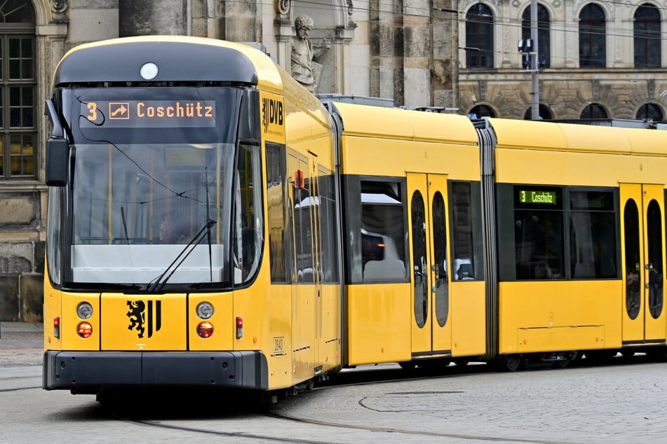 Straßenbahnen können die Augustusbrücke am Donnerstag nicht nutzen.