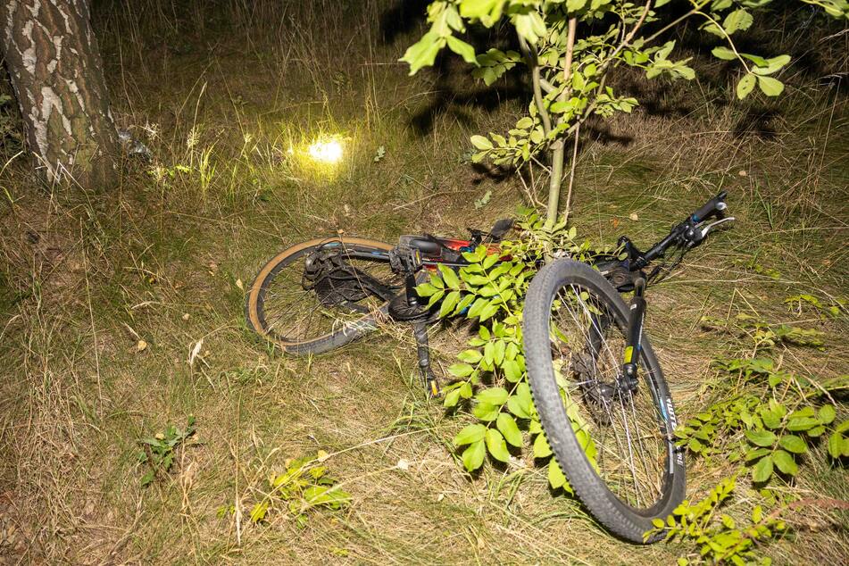 Ein E-Bike-Fahrer (39) stieß am Sonntagabend in Freiberg mit einem VW zusammen. Der 39-Jährige stürzte und kam schwer verletzt in ein Krankenhaus.