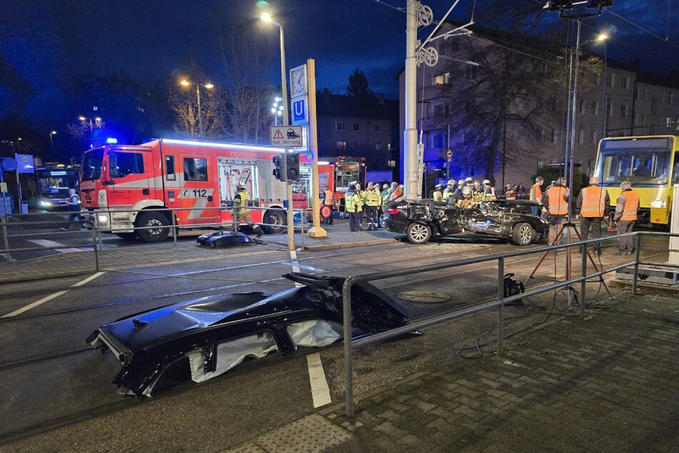 Von dem Auto blieb nicht mehr viel übrig.