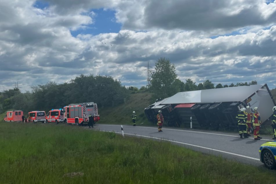 Unfall A4: Lastwagen-Unfall sorgt für Behinderungen: So viel pustet der Fahrer beim Alkoholtest