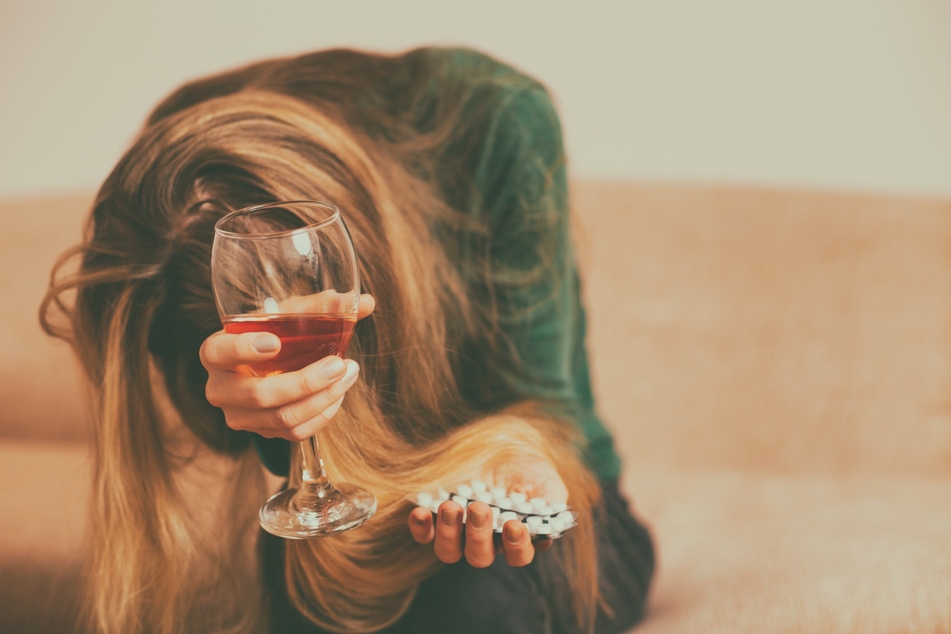 Nach einem einzigen Glas ging es der Frau auf einmal sehr schlecht. War ihr Drink mit Ecstasy versetzt? (Symbolbild)