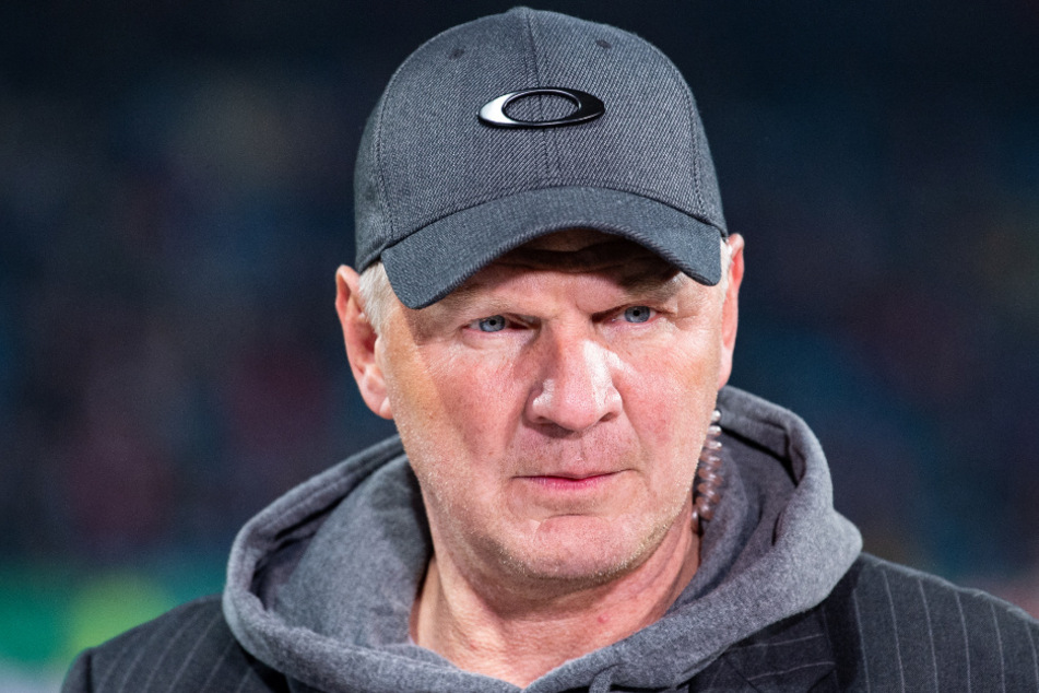 Stefan Effenberg (52) hat seinen Ex-Klub, den FC Bayern München, für die Rückholaktion von Douglas Costa (30) überaus deutlich kritisiert.