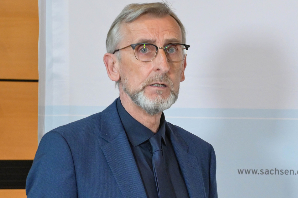 Innenminister Armin Schuster (64, CDU): "Das spricht junge Leute ganz direkt an."