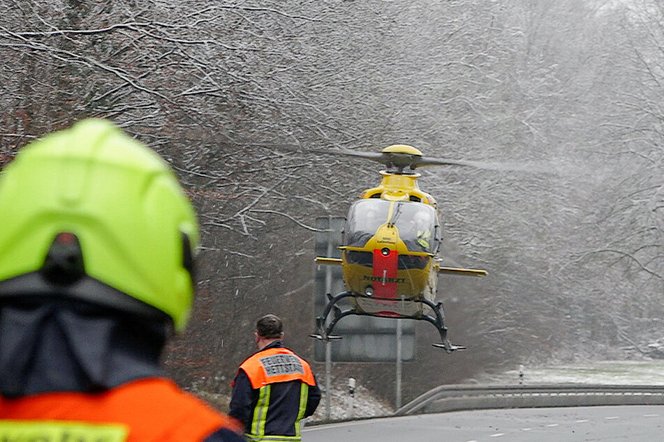 Auch ein Rettungshubschrauber musste am Unfallort anrücken.