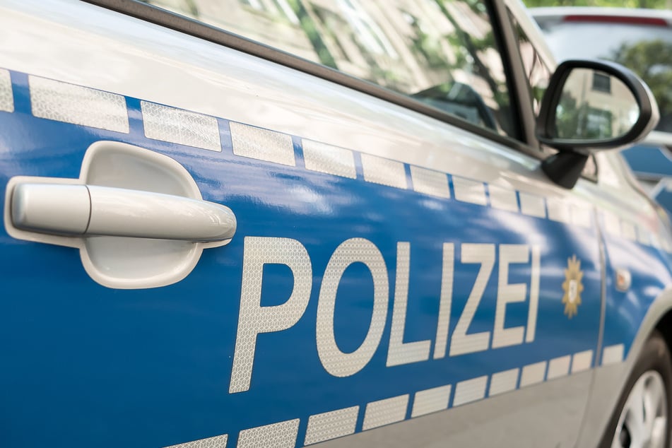 Die Tatverdächtigen wurden von der Polizei in Gewahrsam genommen. (Symbolbild)