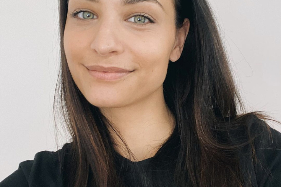 Die gebürtige Österreicherin Amira Pocher (28) nimmt zusammen mit ihrem Ehemann Oliver Pocher einen Podcast auf und beweist oftmals ihre Schlagfertigkeit.