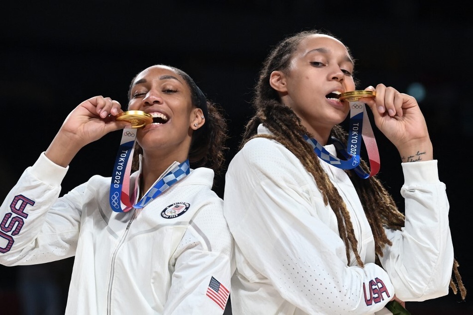 Olympic champions Brittney Griner (r.) and A'ja Wilson (l.) were both named to the US women's national basketball team.