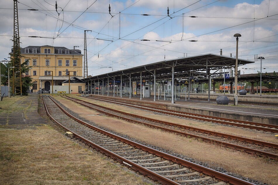 Im Bahnhof Riesa wurde der Bahnbetrieb eingestellt.