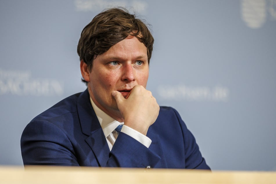 "Wir wollen Bewerber dort einstellen, wo wir sie brauchen" - Kultusminister Conrad Clemens (43, CDU).