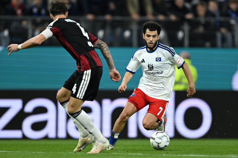 HSV-Verteidiger Zakaria El Ouahdi (24, r.) zeigte gegen die SGE seine bisher beste Leistung als Hamburger.