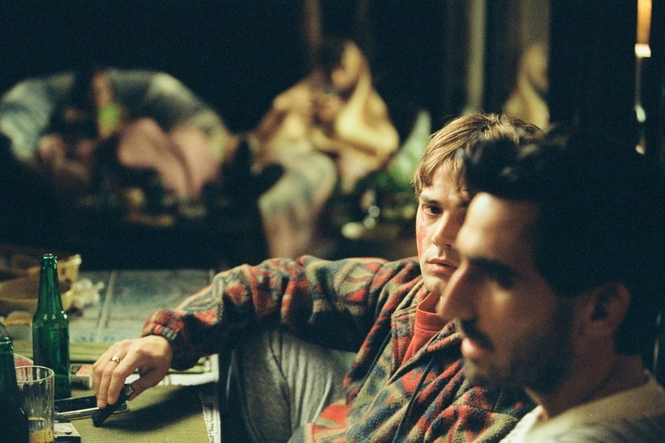 Als Maximes (l., Xavier Dolan, 32) Abschied nach Australien bevorsteht, fürchten er und Matthias (r., Gabriel D’Almeida Freitas, 31), dass ihre Freundschaft die Distanz nicht übersteht.