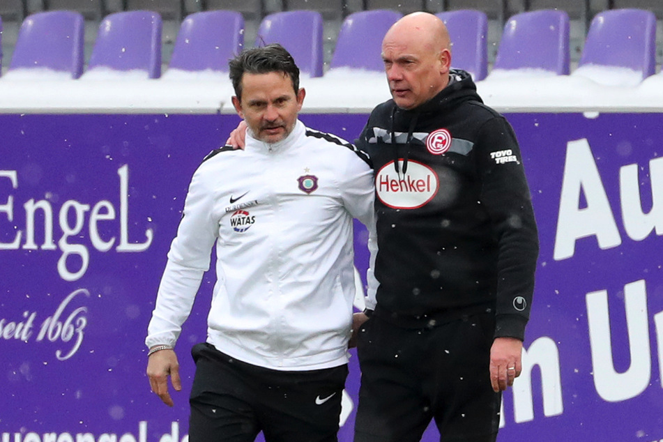 Aues (Ex-?)Coach Dirk Schuster (53, l.) und Fortuna-Trainer Uwe Rösler (52) sind dicke Kumpel.