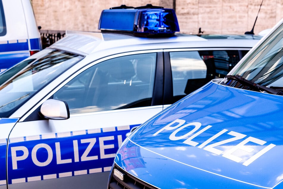 Polizei-Alarm in der Albertstadt: Fahrer ruft Junge (11) zu, dass er einsteigen soll!