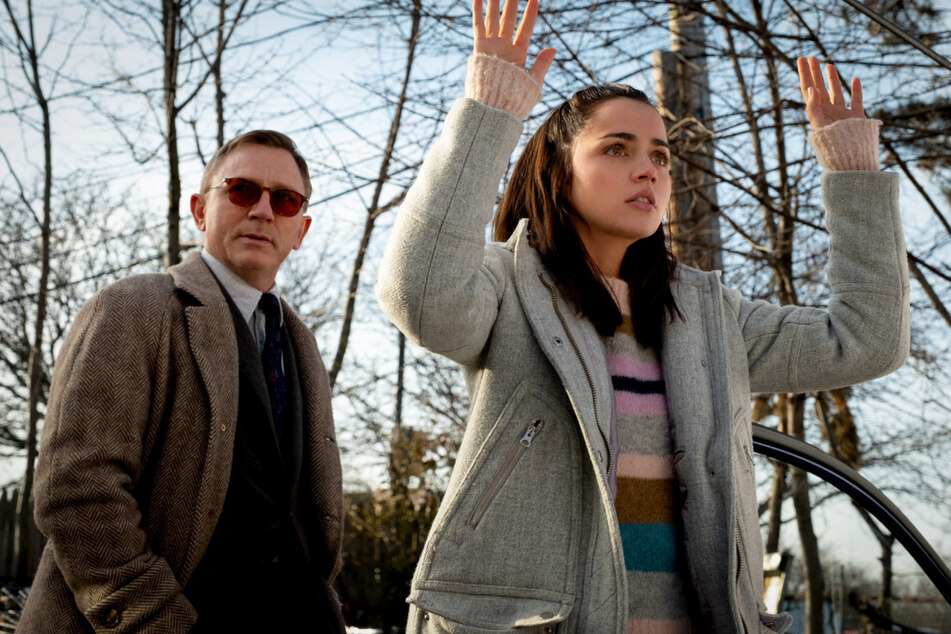 Ana de Armas (34) und Daniel Craig (54) in einer Szene des Kriminalfilms "Knives Out – Mord ist Familiensache".
