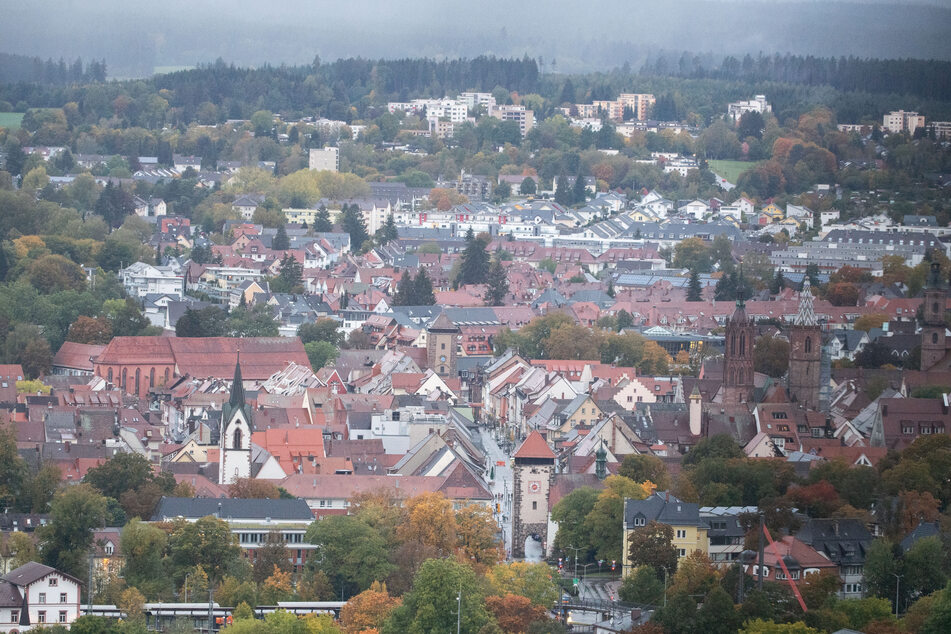 Im Schwarzwald-Baar-Kreis und im Landkreis Tuttlingen gelten bald strengere Corona-Maßnahmen.