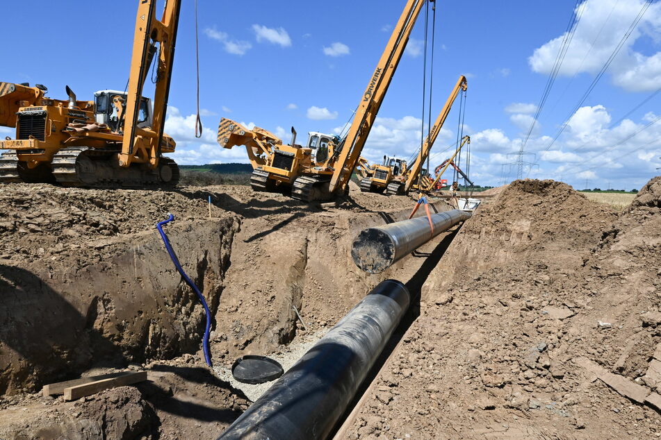 Fernnetz-Betreiber ONTRAS will nach eigenen Angaben 80 Prozent bestehende Erdgas-Leitungen umbauen und 20 Prozent neue errichten.