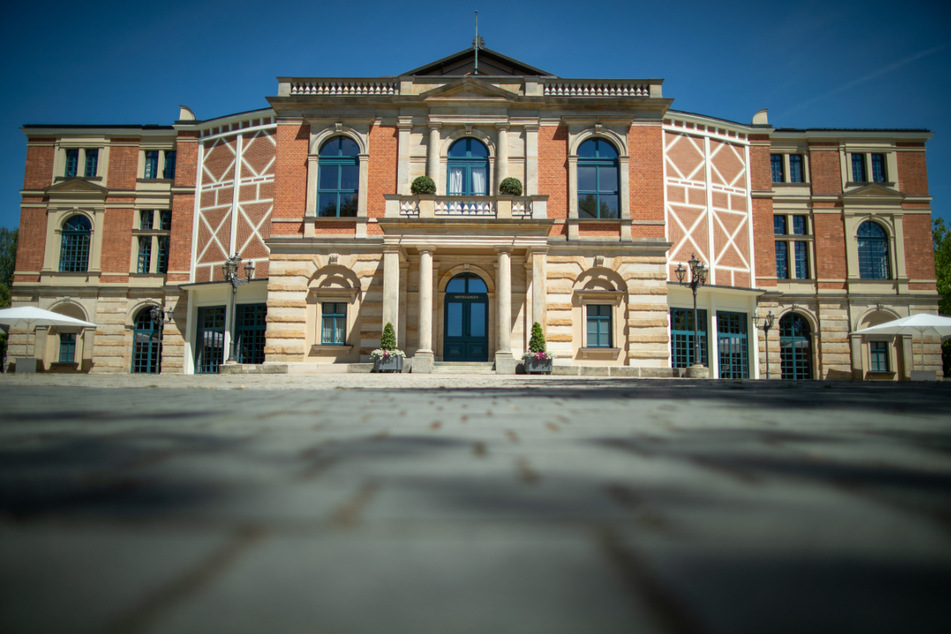 Die Sanierung des Richard-Wagner-Festspielhauses ist deutlich teurer geworden als geplant.