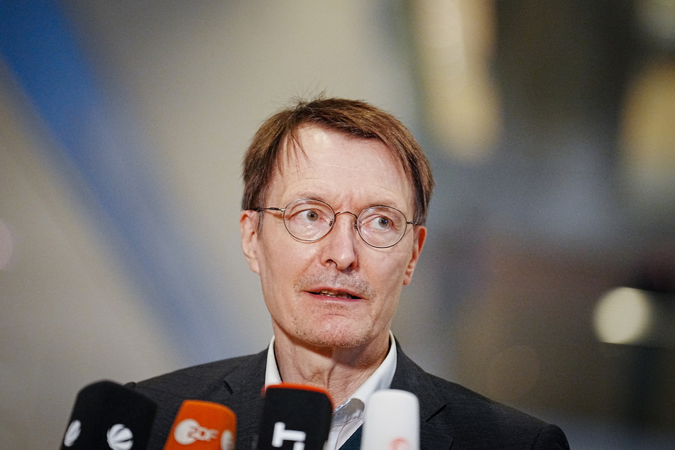 Karl Lauterbach (59, SPD) gerät immer wieder ins Fadenkreuz rechtsextremistischer Gruppen.