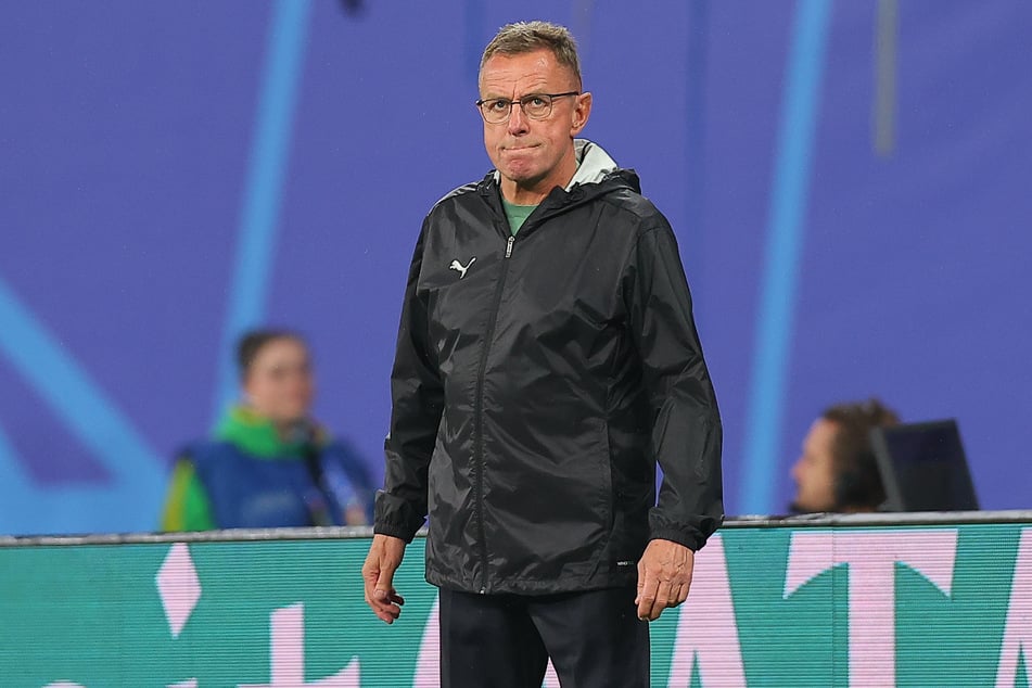 Österreichs Trainer Ralf Rangnick (66) hat verraten, dass die Schlager-Verletzung wohl doch schlimmer als erwartet ist.