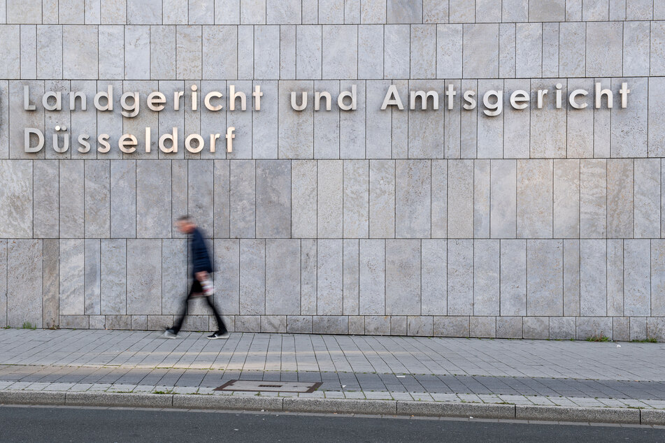 Vor dem Düsseldorfer Amtsgericht musste sich ein Angeklagter am Dienstag wegen Drogenbesitzes verantworten (Symbolbild).