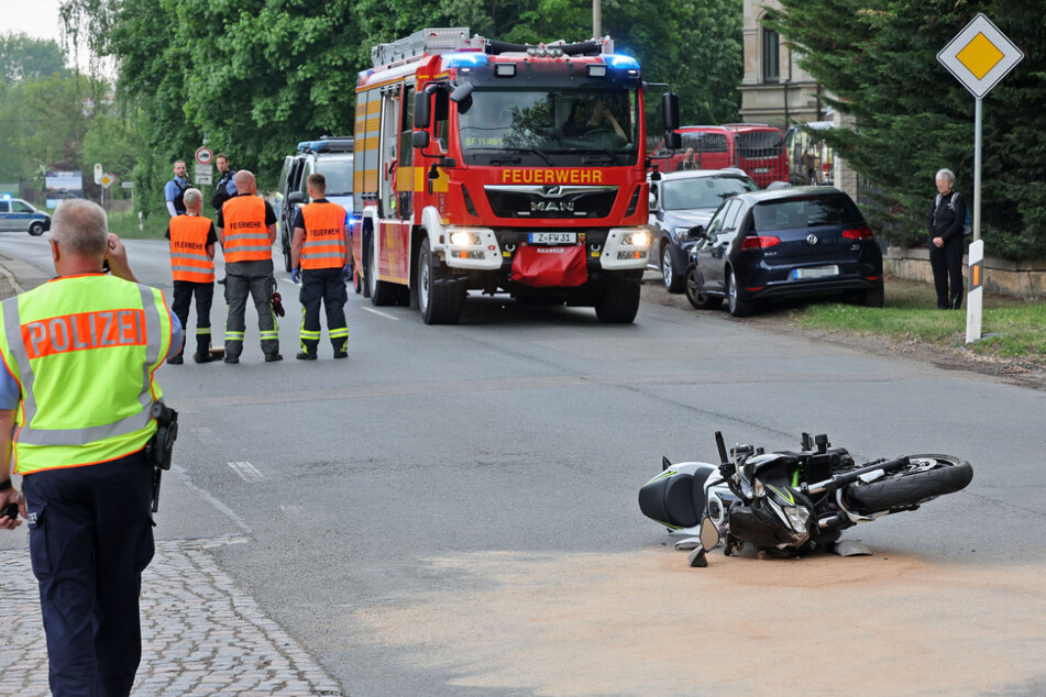 Nach dem Unfall musste die Altenburger Straße vorübergehend gesperrt werden.