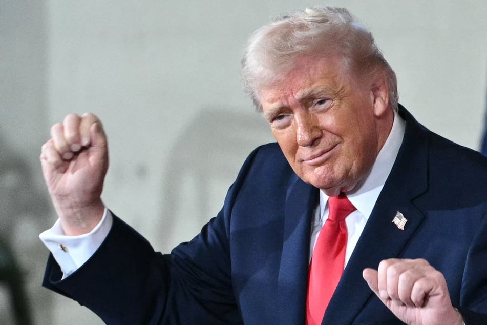 Trump boasts about US secret weapon as he meets with elite troops who abducted Maduro