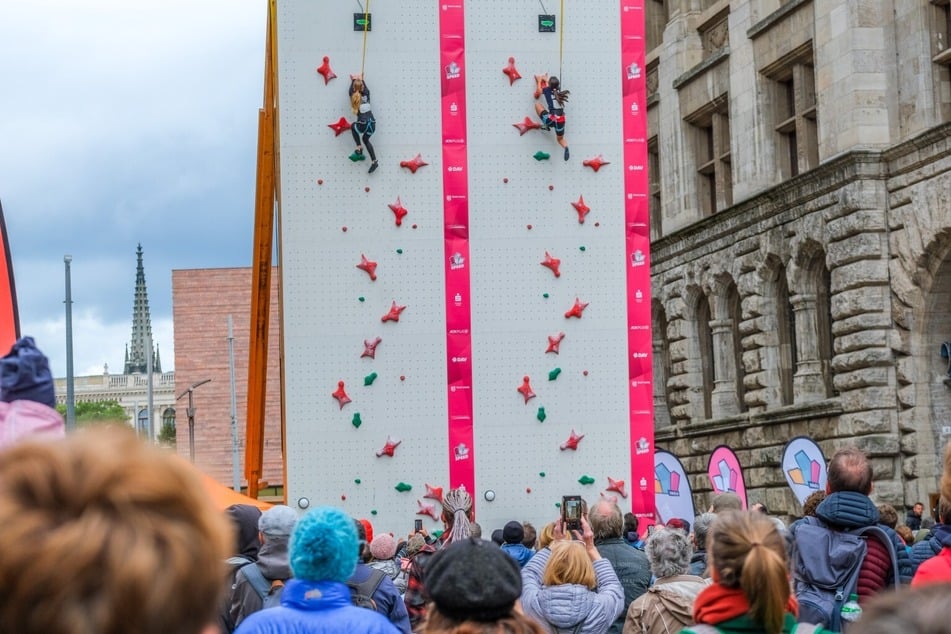 Die Sportlerinnen und Sportler kletterten 15 Meter in die Höhe.