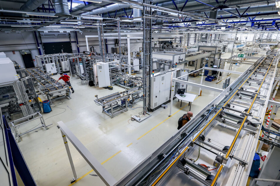 In Freiberg laufen die Vorbereitungen für einen Solar-Neustart: Meyer Burger will zunächst Solaranlagen für Dächer von Eigenheimen, aber auch für kleinere Kraftwerke bauen.