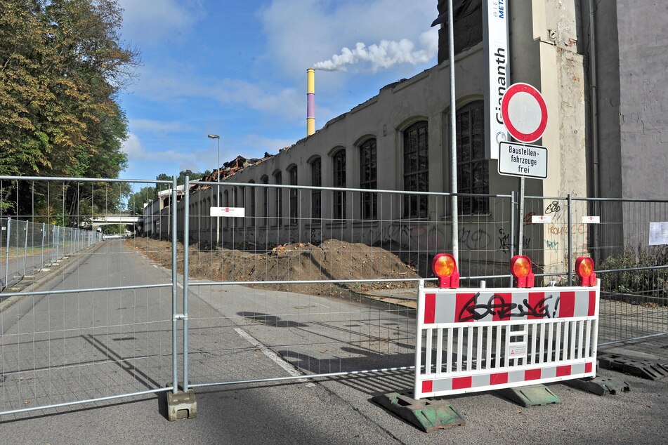 Die Schönherrstraße bleibt gesperrt.