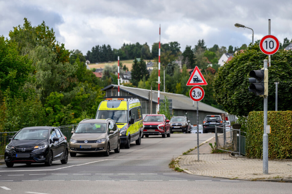 Die Cainsdorfer Brücke verbindet die B 93 zwischen Zwickau und Wildau-Haßlau mit den Zwickauer Stadtteilen Planitz und Cainsdorf.