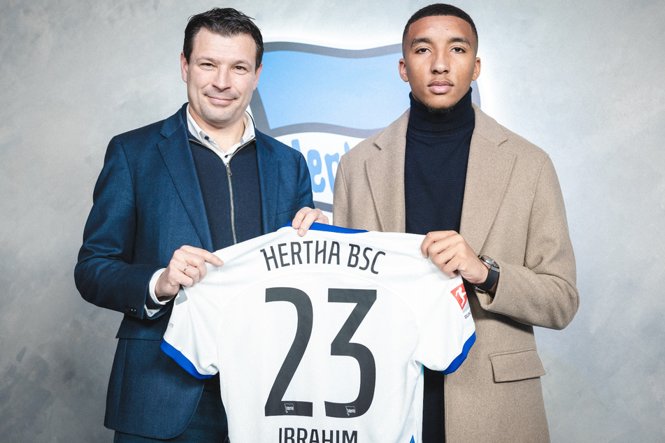 Bradley Ibrahim (19, r.) erhält in Berlin gleich einen langfristigen Vertrag.