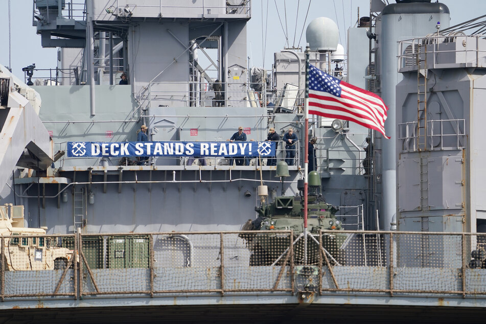 Das US-Schiff "USS Gunston Hall" ankert nach dem Manöver Baltic Operations (BALTOPS) im Marinestützpunkt.