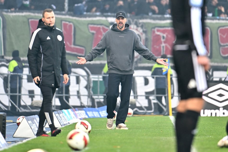 Coach Sandro Wagner (38) konnte in Hannover bislang noch nicht überzeugen.