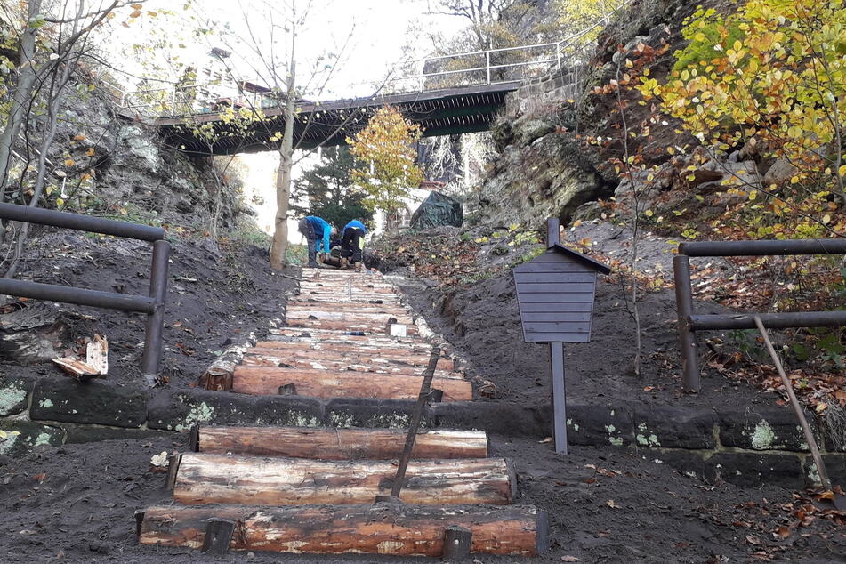 Der Nationalpark legte vor ein paar Monaten gerade eine provisorische Treppe zum Prebischtor an und hat auch weiterhin noch mit der Sicherung der vorhandenen Wege zu tun.