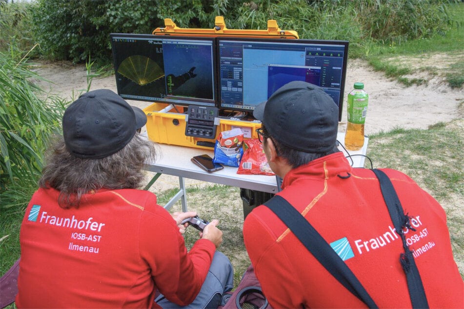 Mit einem Unterwasserroboter fertigten die Forscher hochauflösende Sonar-Scans an.
