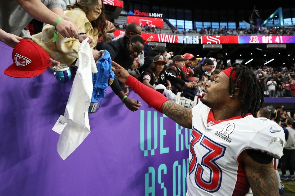 Derwin James of the Los Angeles Chargers interacted with fans after the 2022 NFL Pro Bowl in February.