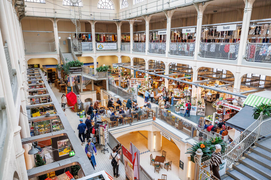 In der Neustädter Markthalle dürft Ihr am Samstag nach tollen Schätzen stöbern.