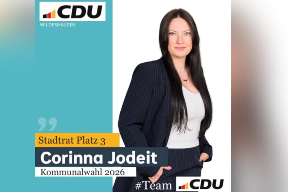CDU-Politikerin Corinna Jodeit (38) trägt auf ihrem Wahlplakat eine "MILF"-Kette.