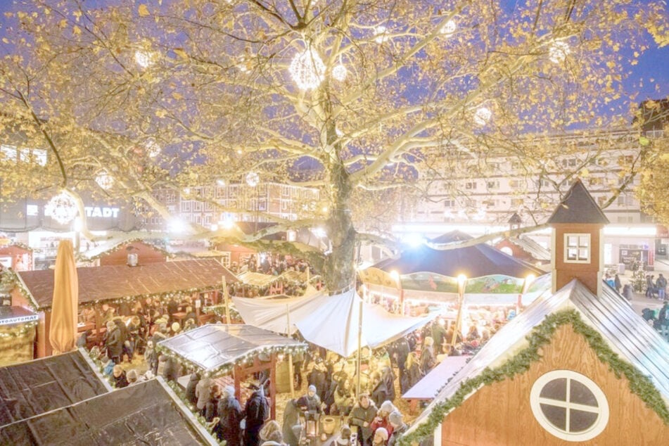 Weihnachtliche Lichter und Behaglichkeit bietet der Weihnachtsmarkt Osterstraße.