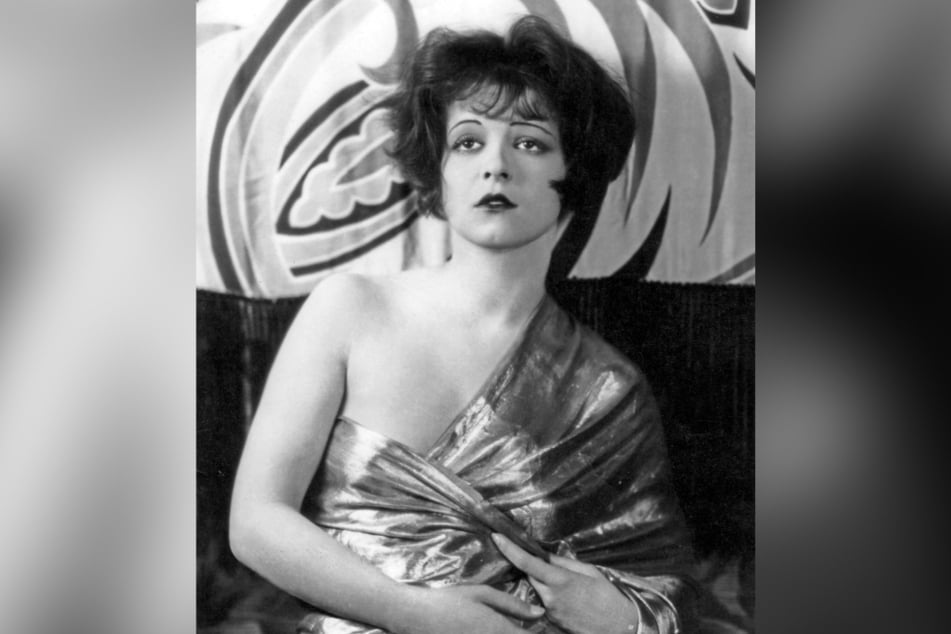 Der Film "It" von 1927 machte den Begriff It-Girl populär, und im selben Jahr badete Clara Bow (1905-1965) nackt in dem Film Hula. Ein Skandal für die damalige Zeit. (Archivbild)