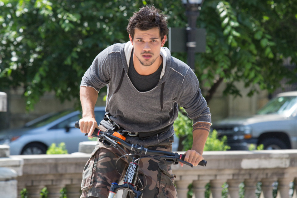 Taylor Lautner (31) fährt Fahrrad ... Da braucht man nicht unbedingt einzuschalten.
